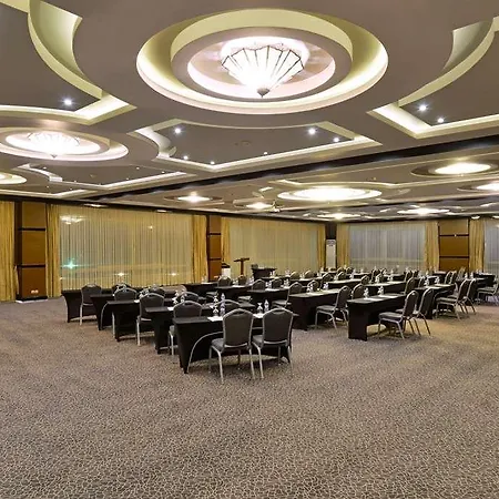 Ramada Plaza By Wyndham *