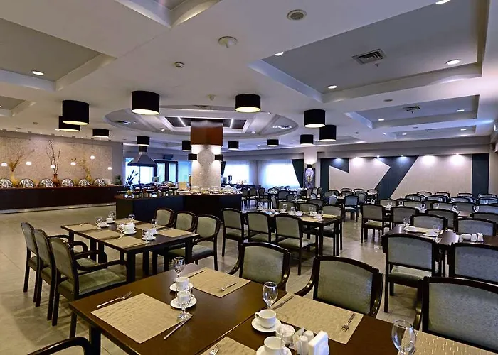 فندق Ramada Plaza By Wyndham